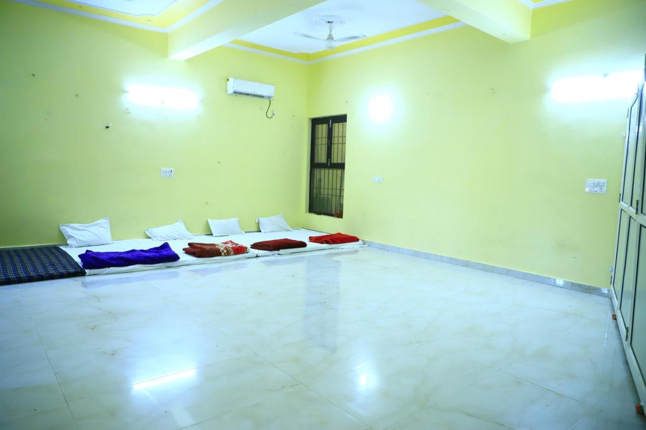 Shivraj Homestay Mathura Exterior photo