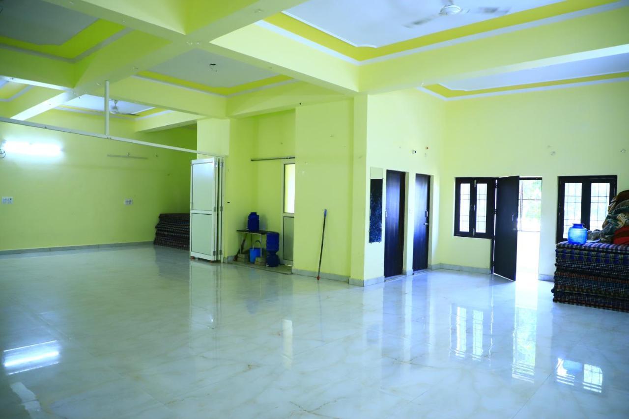 Shivraj Homestay Mathura Exterior photo