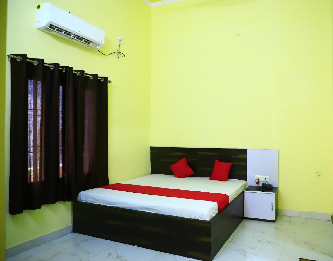 Shivraj Homestay Mathura Exterior photo