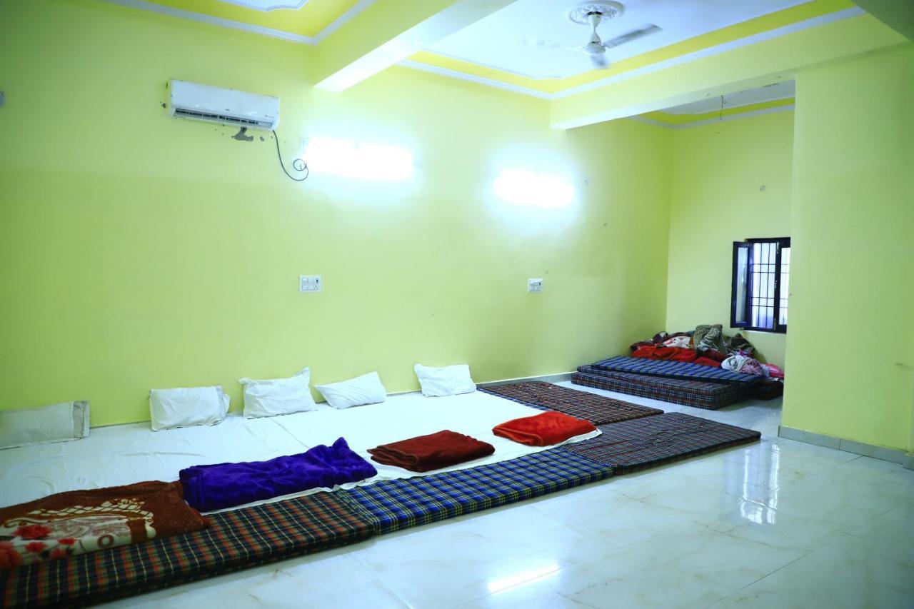 Shivraj Homestay Mathura Exterior photo